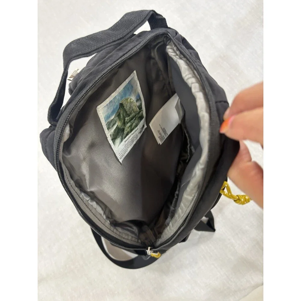 The North Face Berkeley Field Bag Black Shoulder Bag Zip Closure Outdoor